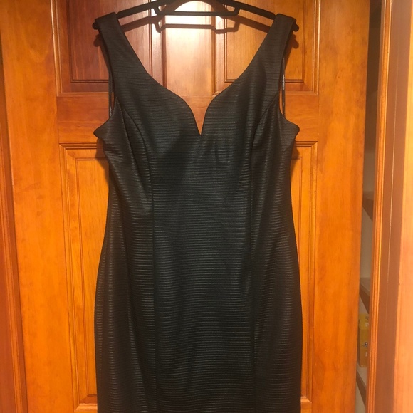 Black Guess sweetheart neck dress fitted size 14 - Picture 1 of 4